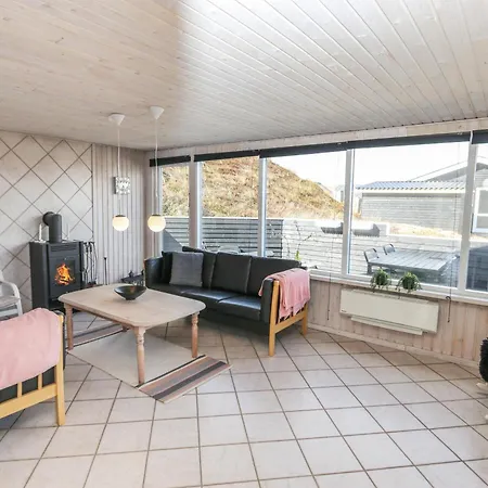Charmerende Ferieperle Taet Pa Vesterhavet Sj451 Semesterbostad *