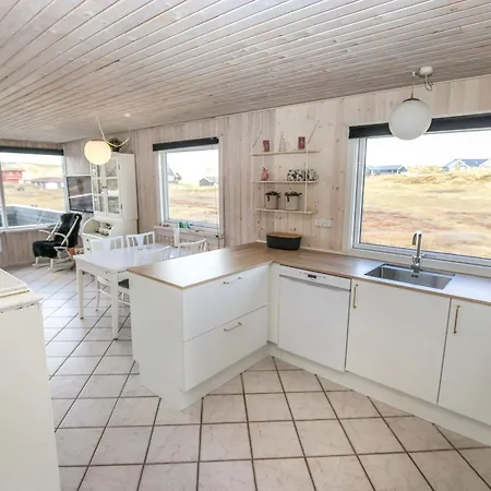Charmerende Ferieperle Taet Pa Vesterhavet Sj451 Harboør