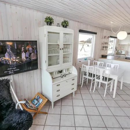 Semesterbostad Charmerende Ferieperle Taet Pa Vesterhavet Sj451 *